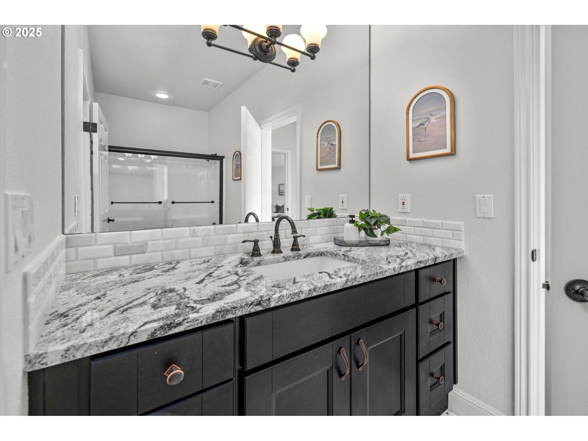 13441 Southwest Mountain Ridge Court Portland, OR 97224 - Photo 24 of 48 Bathroom
