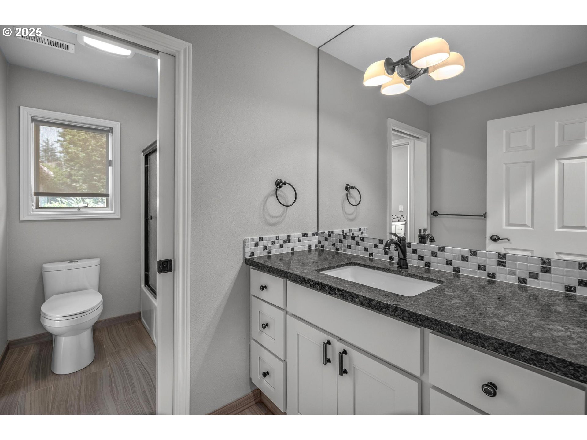 13441 Southwest Mountain Ridge Court Portland, OR 97224 - Photo 33 of 48 Bathroom, Attached