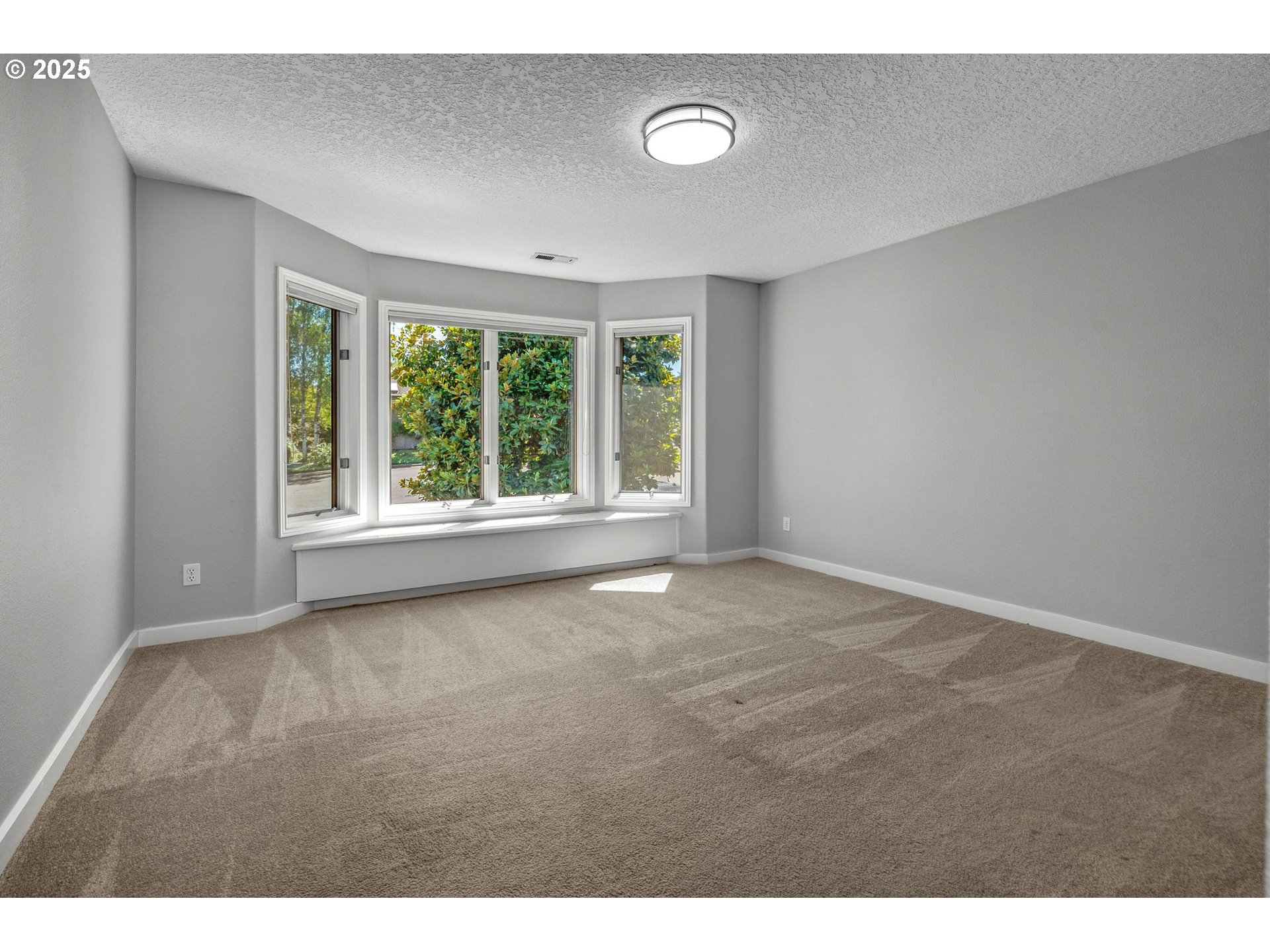 13441 Southwest Mountain Ridge Court Portland, OR 97224 - Photo 35 of 48 Bedroom