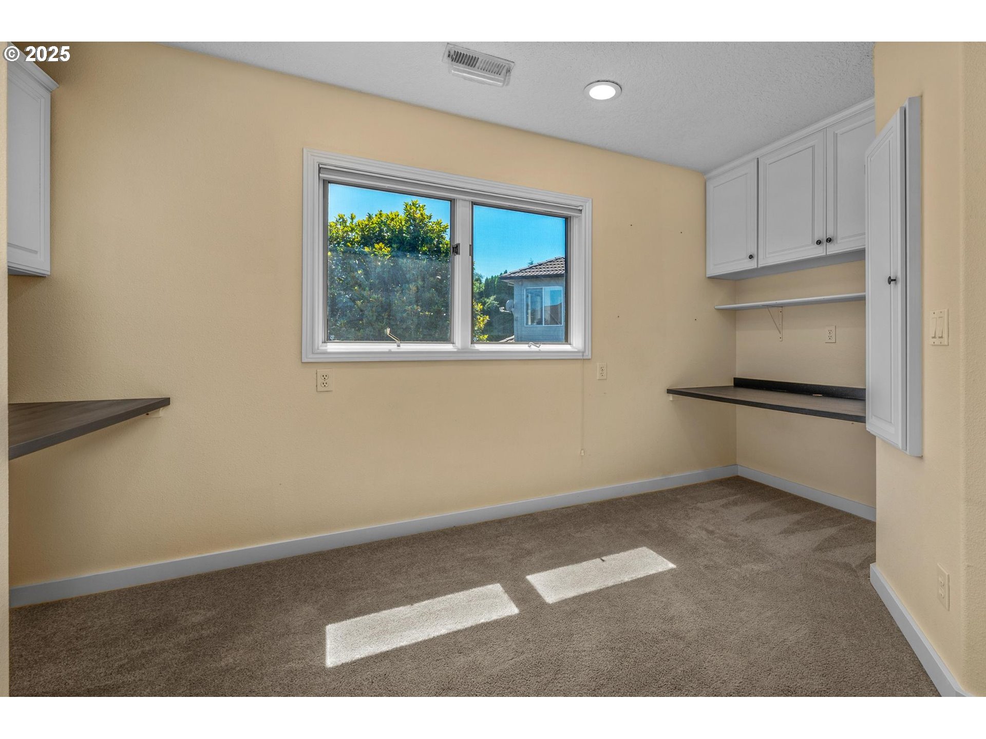 13441 Southwest Mountain Ridge Court Portland, OR 97224 - Photo 36 of 48 Den/Office
