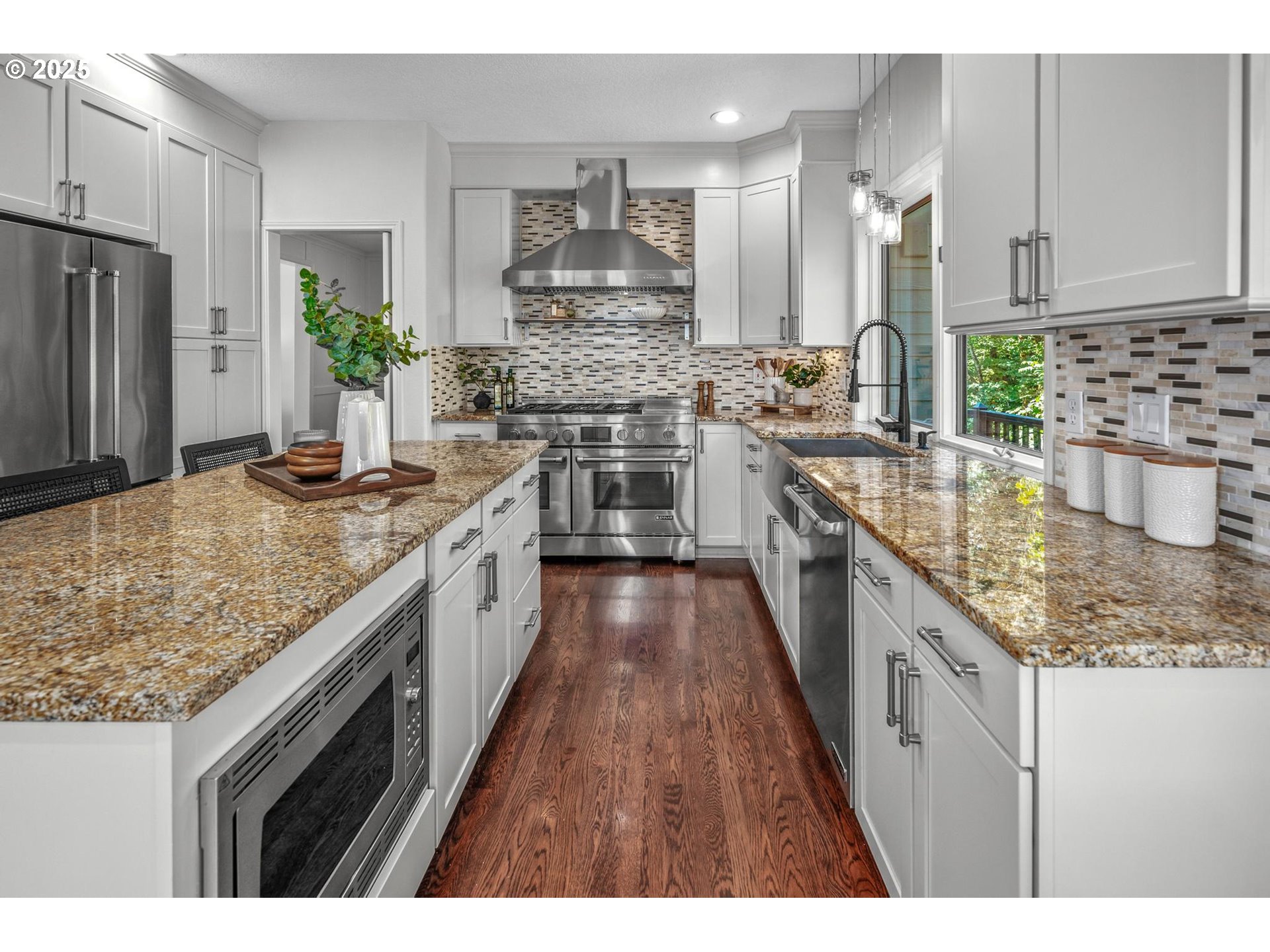 13441 Southwest Mountain Ridge Court Portland, OR 97224 - Photo 10 of 48 Kitchen
