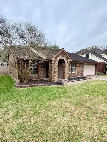 $2,000 | 4823 Heritage Plains Drive, Friendswood, TX 77546