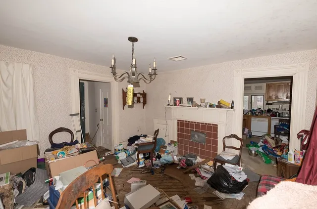 a very nice looking room with many windows