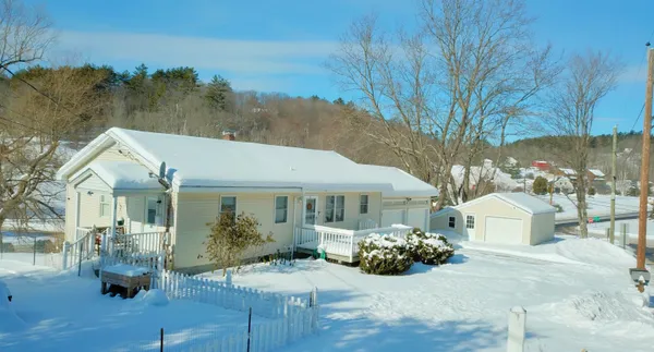 $422,500 | 18 Central Street, Sunapee, NH 03782
