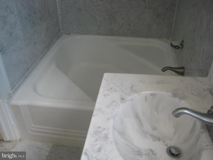 309 Wendover Road Baltimore, MD 21212 - Photo 21 of 23 Bath #1