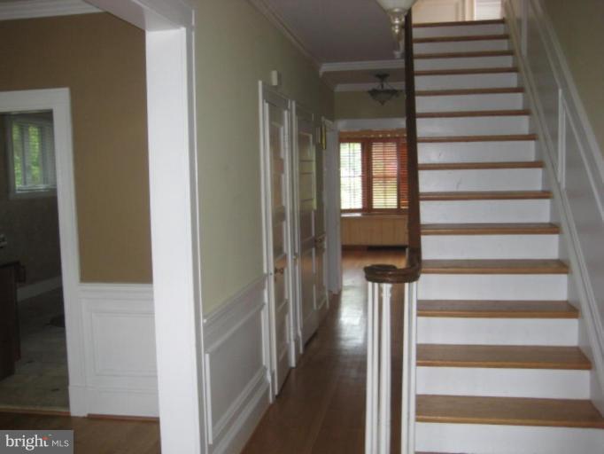 309 Wendover Road Baltimore, MD 21212 - Photo 7 of 23 Entrance / Foyer