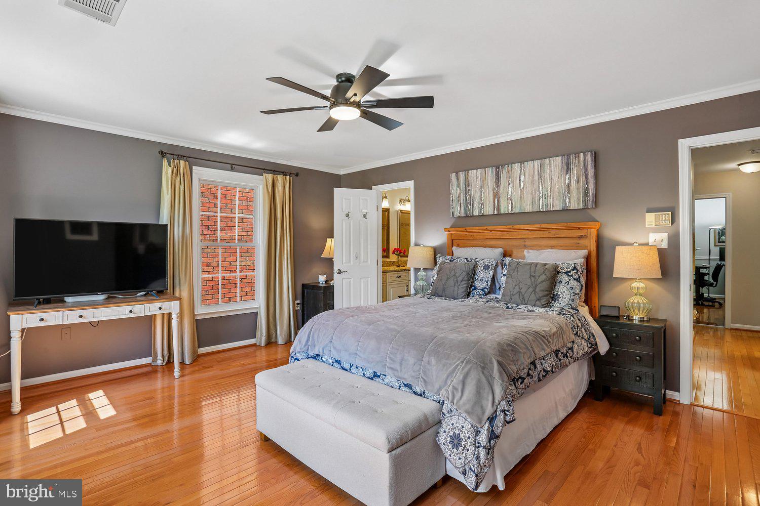 465 Tschiffely Square Road Gaithersburg, MD 20878 - Photo 23 of 74 Private luxury primary retreat