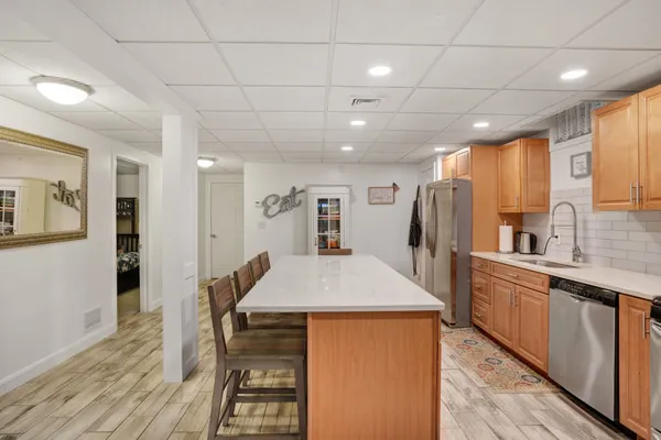 $4,695,000 | 8 Fresh Pond Road, Oak Bluffs, MA 02557