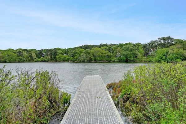 $4,695,000 | 8 Fresh Pond Road, Oak Bluffs, MA 02557