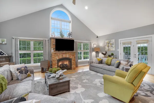 $4,695,000 | 8 Fresh Pond Road, Oak Bluffs, MA 02557