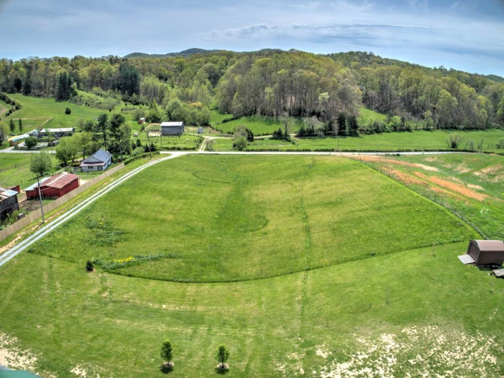 463 Doc Hawkins Road Greeneville, TN 37745 - Photo 31 of 36 Photo 31
