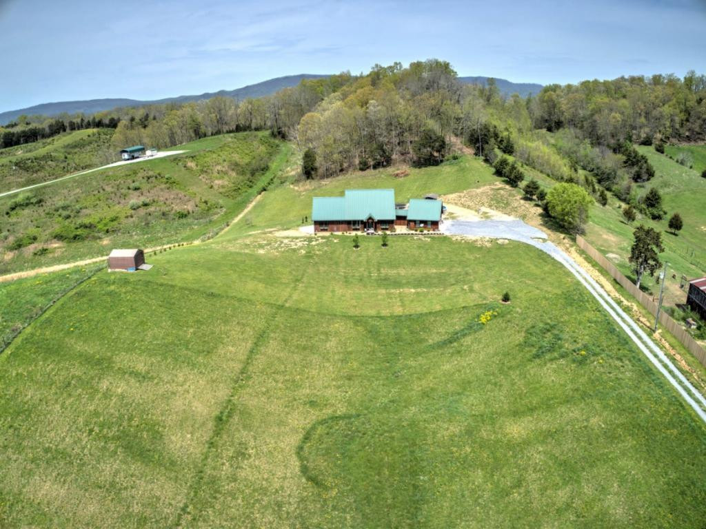 463 Doc Hawkins Road Greeneville, TN 37745 - Photo 32 of 36 Photo 32