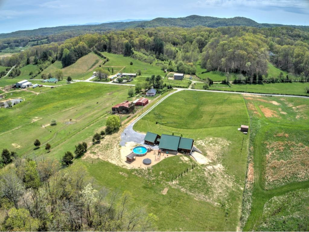 463 Doc Hawkins Road Greeneville, TN 37745 - Photo 35 of 36 Photo 35