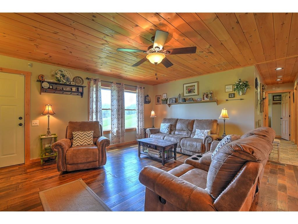 463 Doc Hawkins Road Greeneville, TN 37745 - Photo 4 of 36 Photo 4