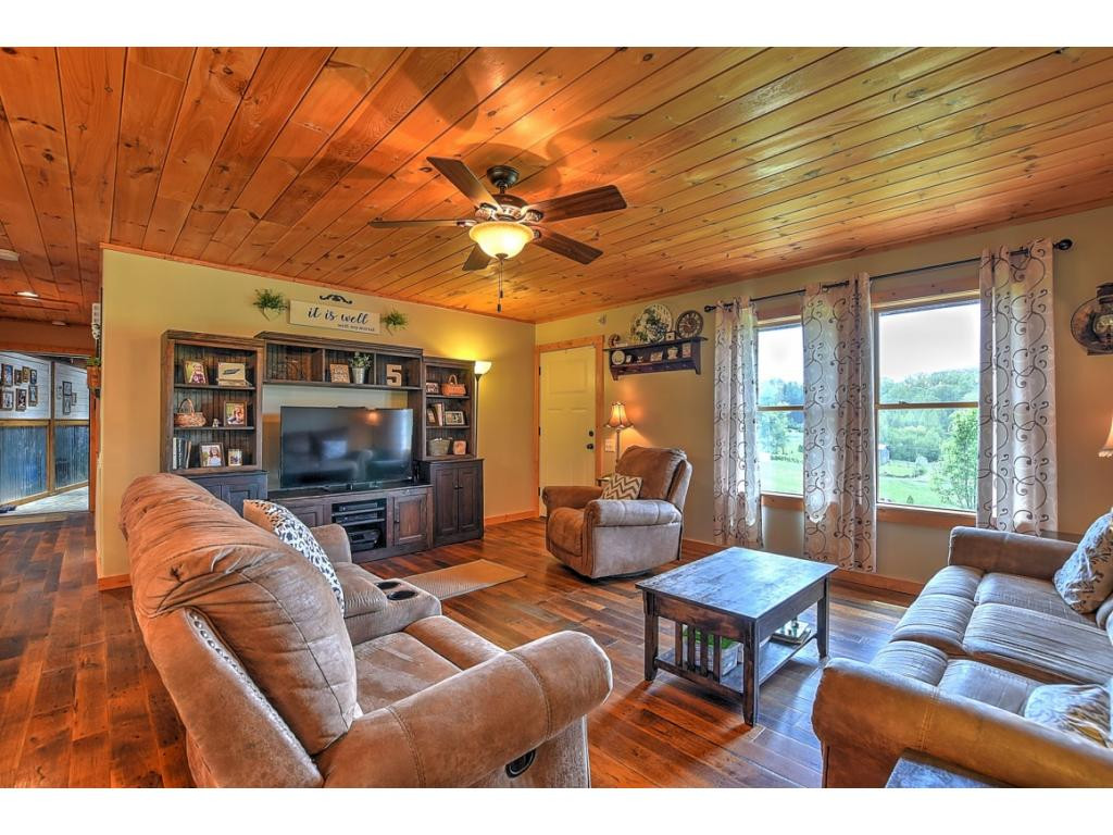 463 Doc Hawkins Road Greeneville, TN 37745 - Photo 5 of 36 Photo 5