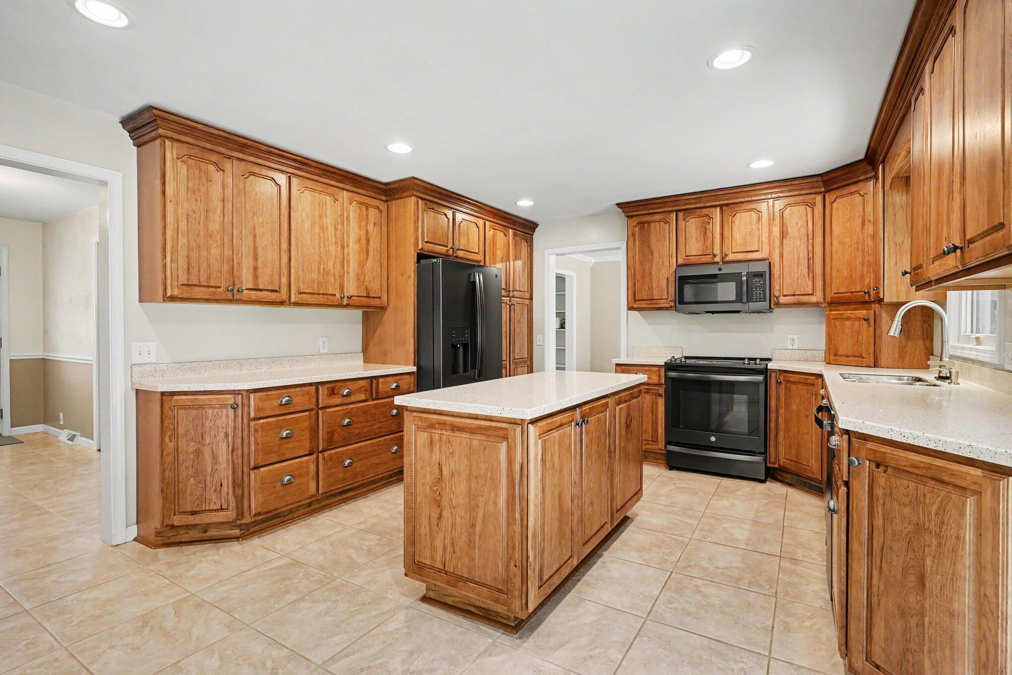 16115 Harbor View Drive Spring Lake, MI 49456 - Photo 11 of 49 010_file_9621