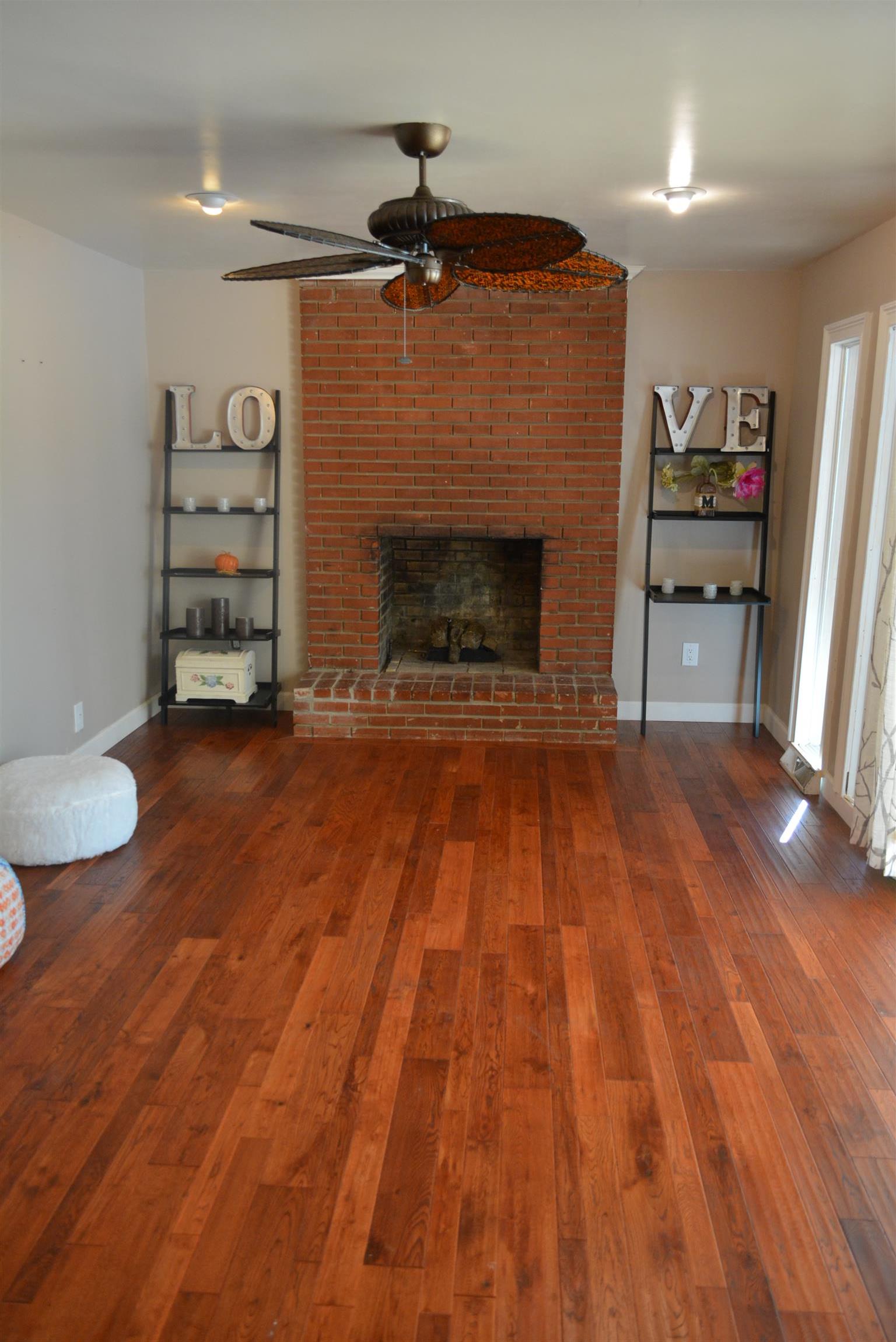 543 Rural Hill Road Nashville, TN 37217 - Photo 12 of 29 Spacious den with fireplace