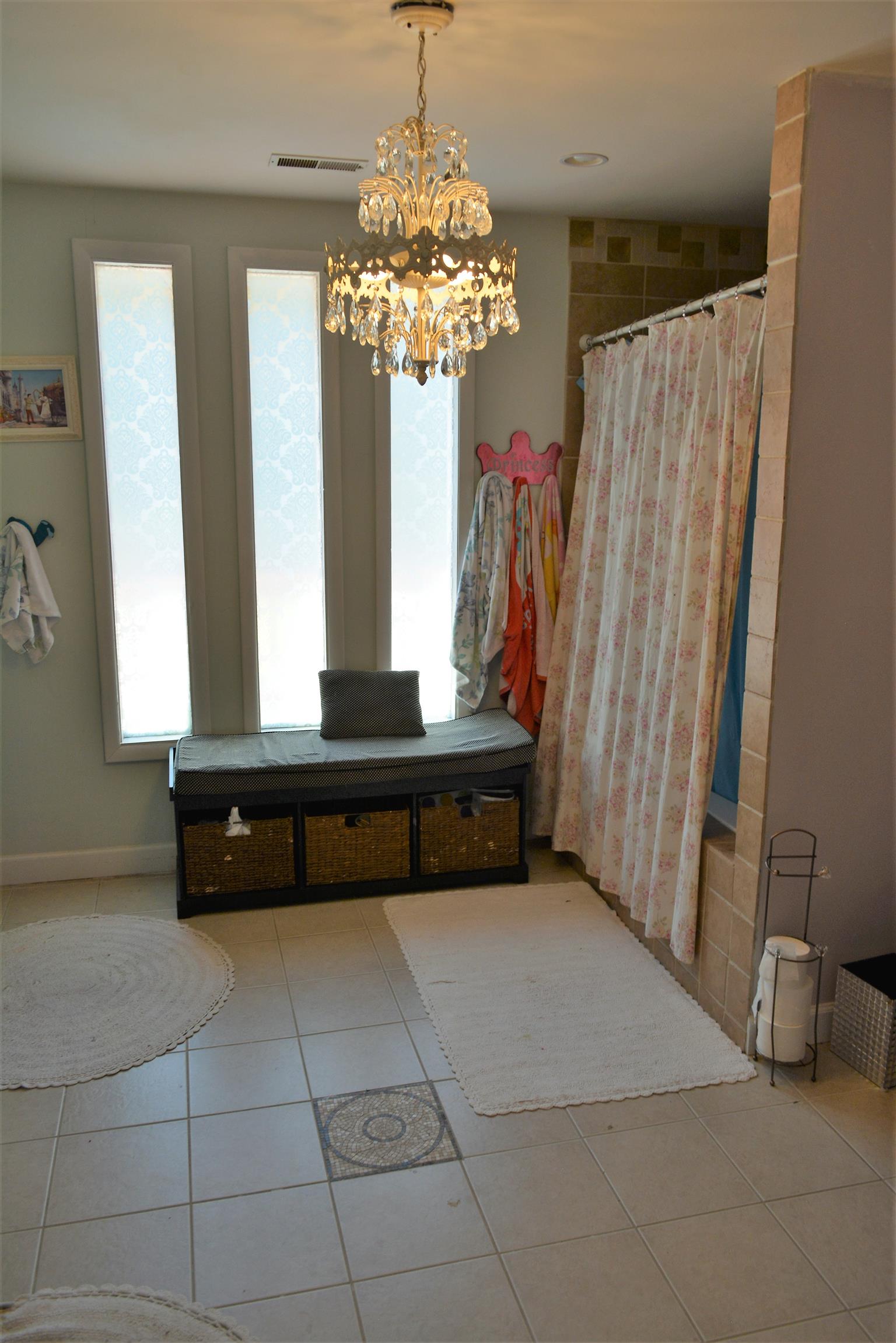 543 Rural Hill Road Nashville, TN 37217 - Photo 20 of 29 Bathroom #2 with a tile shower, floors and jetted tub