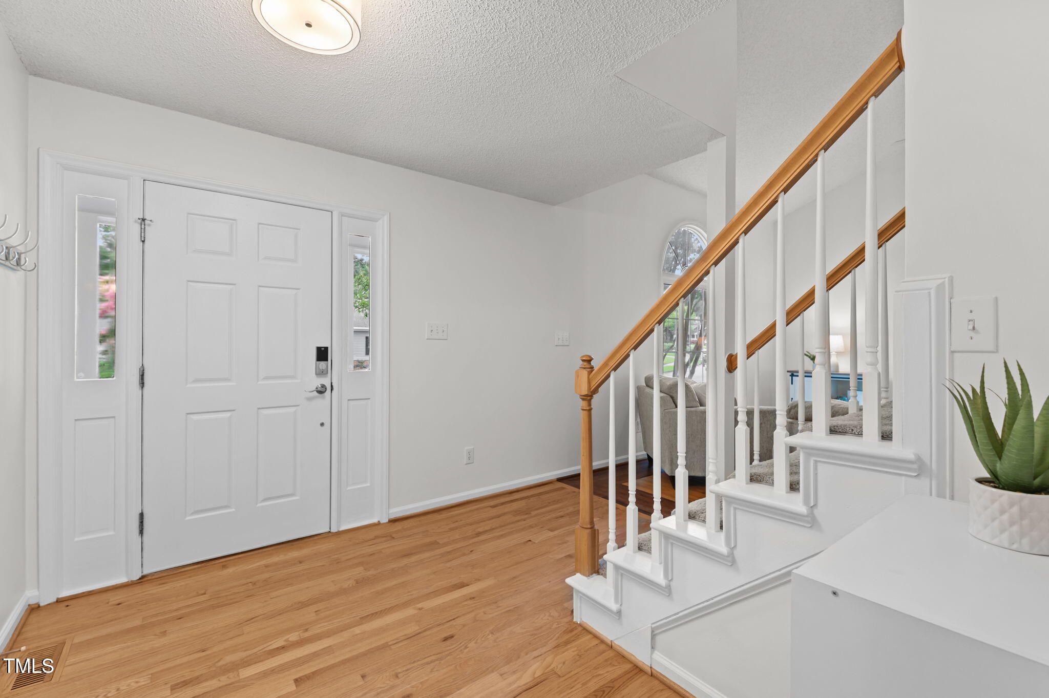 12005 North Exeter Way Raleigh, NC 27613 - Photo 13 of 38 Entry