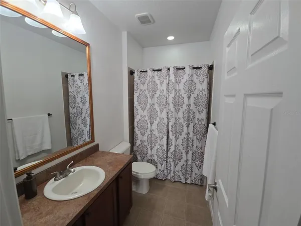 $3,400 | 8205 North 12th Street, Tampa, FL 33604
