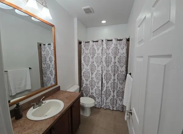 $3,400 | 8205 North 12th Street, Tampa, FL 33604