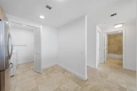 $549,000 | 6305 Indian Creek Drive, Unit 5D, Miami Beach, FL 33141