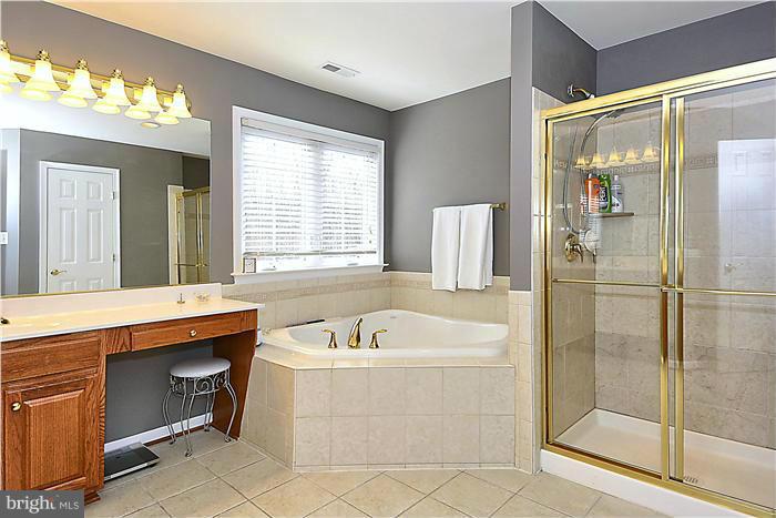 18643 Kerill Road Triangle, VA 22172 - Photo 15 of 30 Bath (Master)