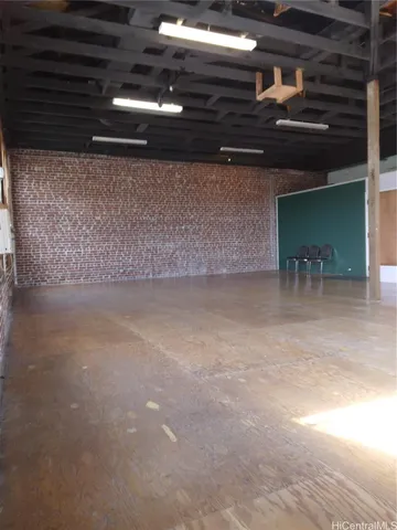 $2,000 | 186 North King Street, Unit A, Honolulu, HI 96817