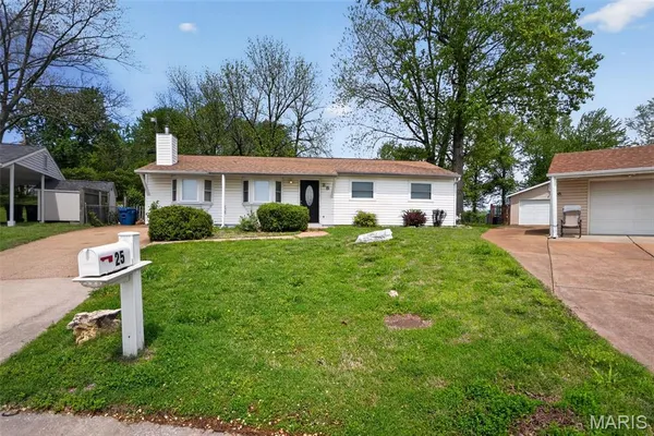 $224,900 | 25 Jane Court, Maryland Heights, MO 63043