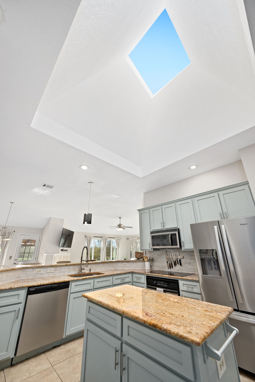 7601 Ponoma Trail Austin, TX 78749 - Photo 14 of 38 a kitchen with sink stove and refrigerator