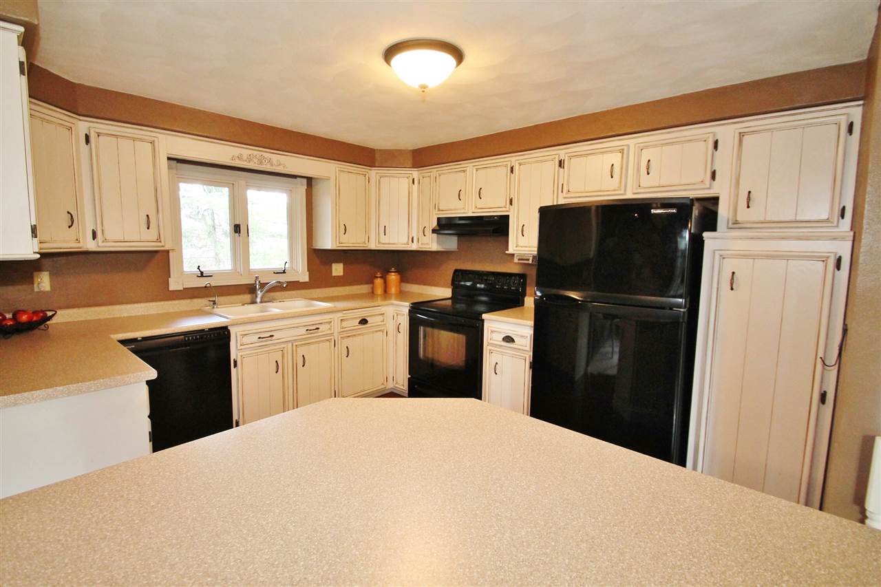 7579 McCurry Road Roscoe, IL 61073 - Photo 11 of 25 Gallery Image 11