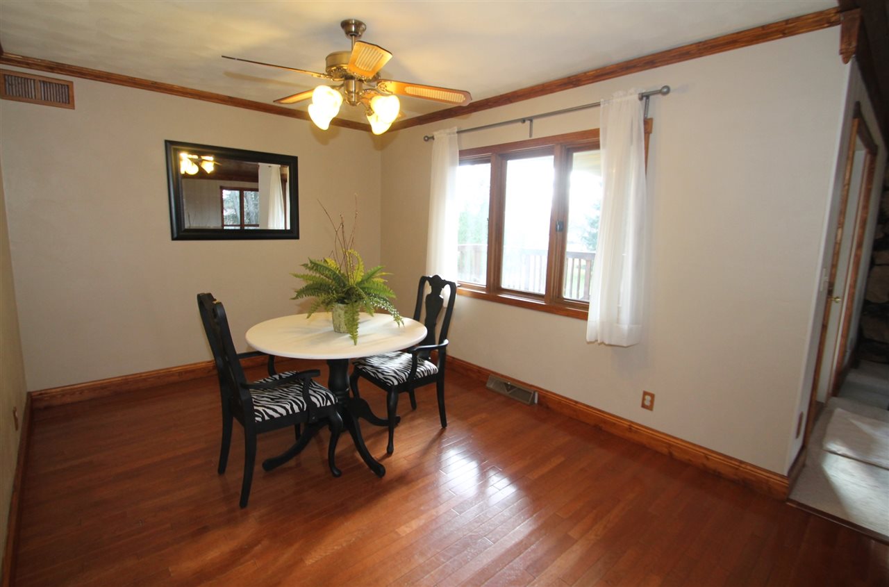 7579 McCurry Road Roscoe, IL 61073 - Photo 4 of 25 Gallery Image 4