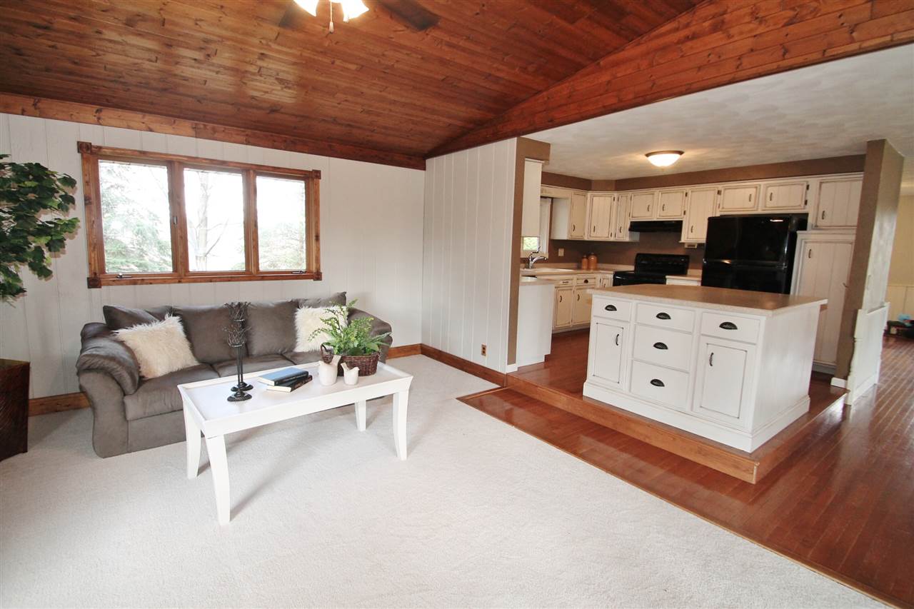 7579 McCurry Road Roscoe, IL 61073 - Photo 9 of 25 Gallery Image 9