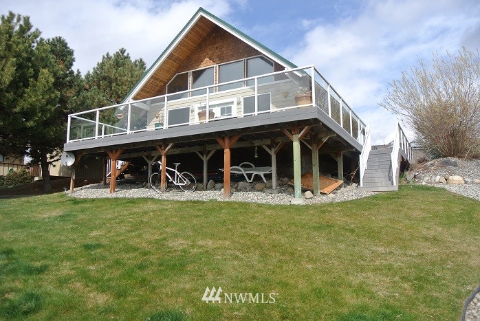 208 Butte Road Chelan, WA 98816 - Photo 1 of 9 Gallery Image 1
