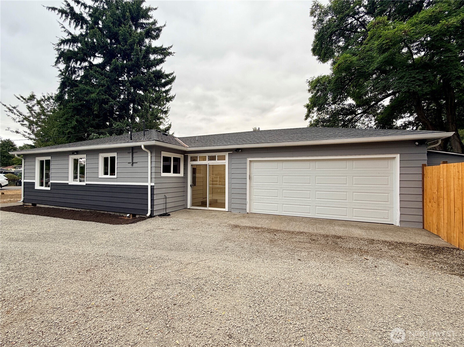2405 Northeast 10th Street Renton, WA 98056 - Photo 4 of 32 Gallery Image 4