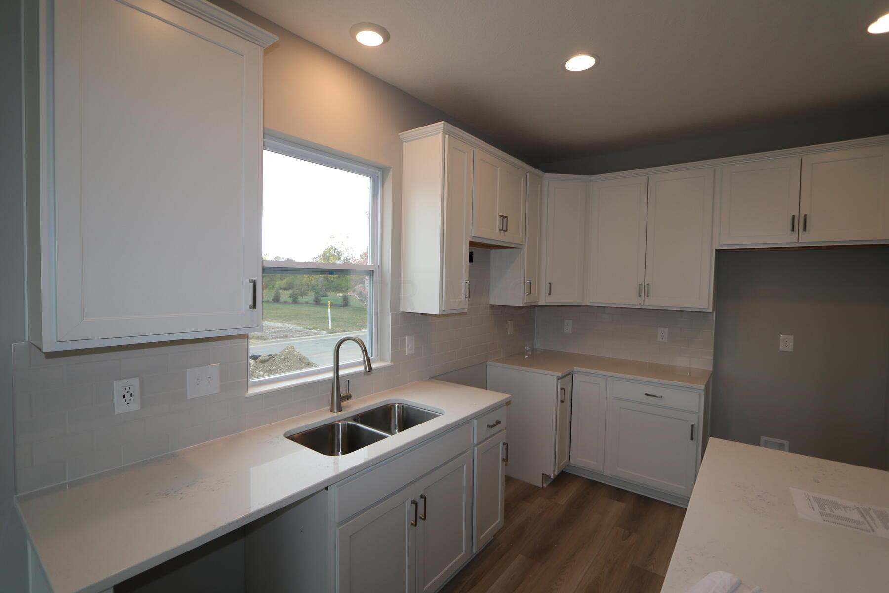3116 McKinney Road Grove City, OH 43123 - Photo 10 of 15 Kitchen