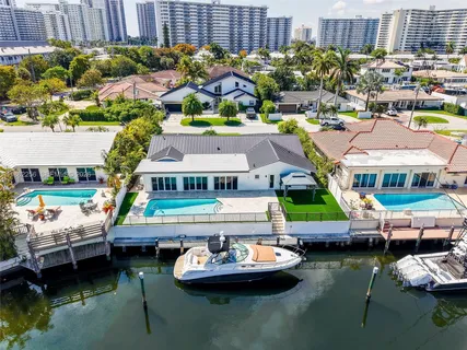 $2,740,000 | 3341 Northeast 38th Street, Fort Lauderdale, FL 33308