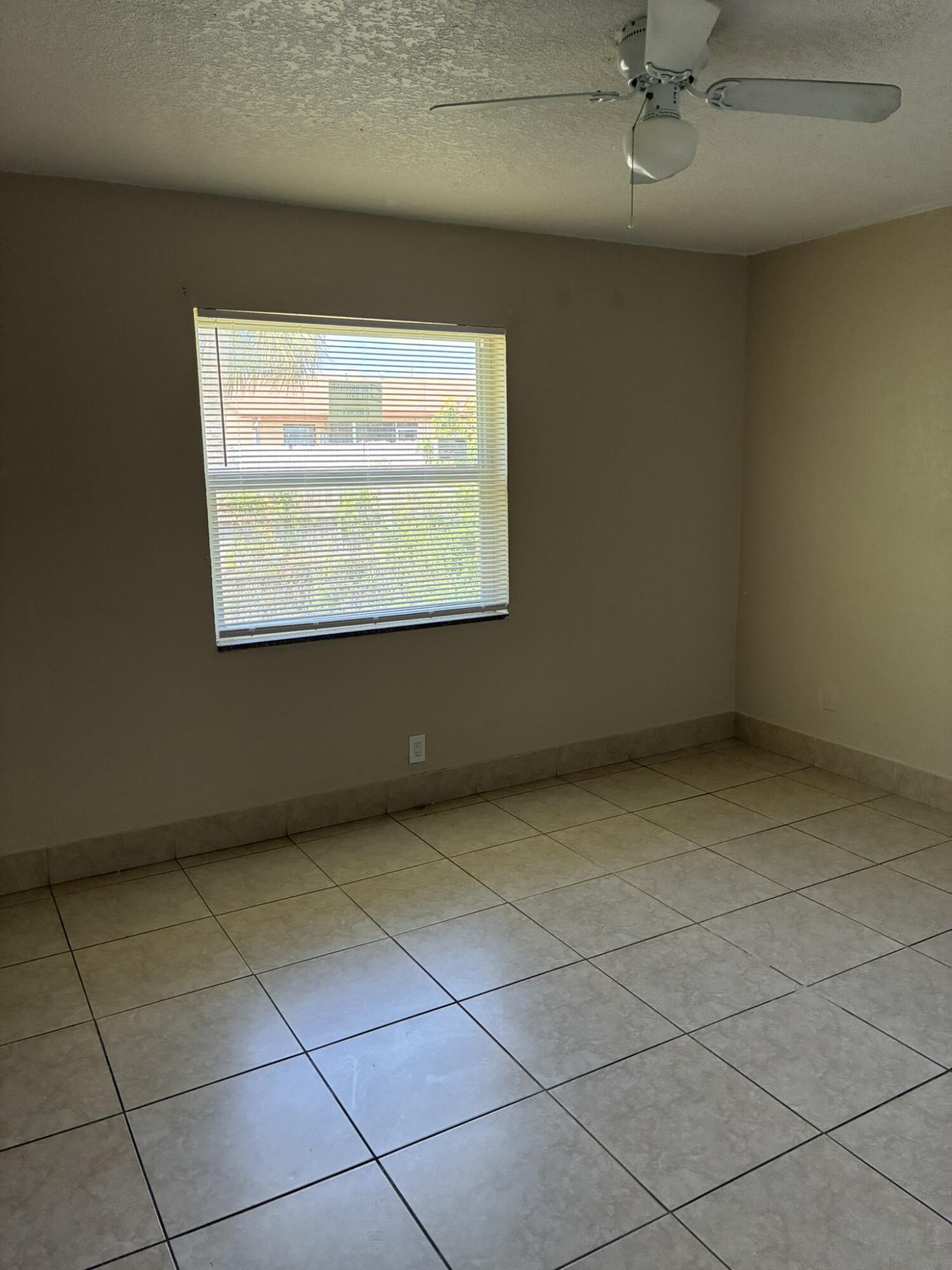 1420 Barton Road Lake Worth Beach, FL 33460 - Photo 8 of 12 IMG_0094