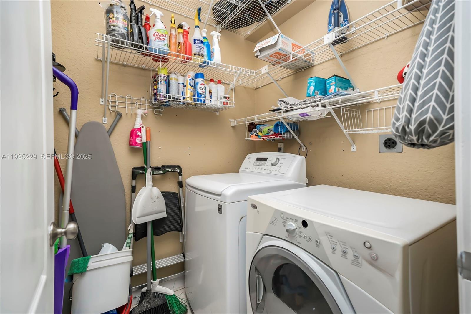 3808 Southwest 165th Terrace Miramar, FL 33027 - Photo 16 of 40