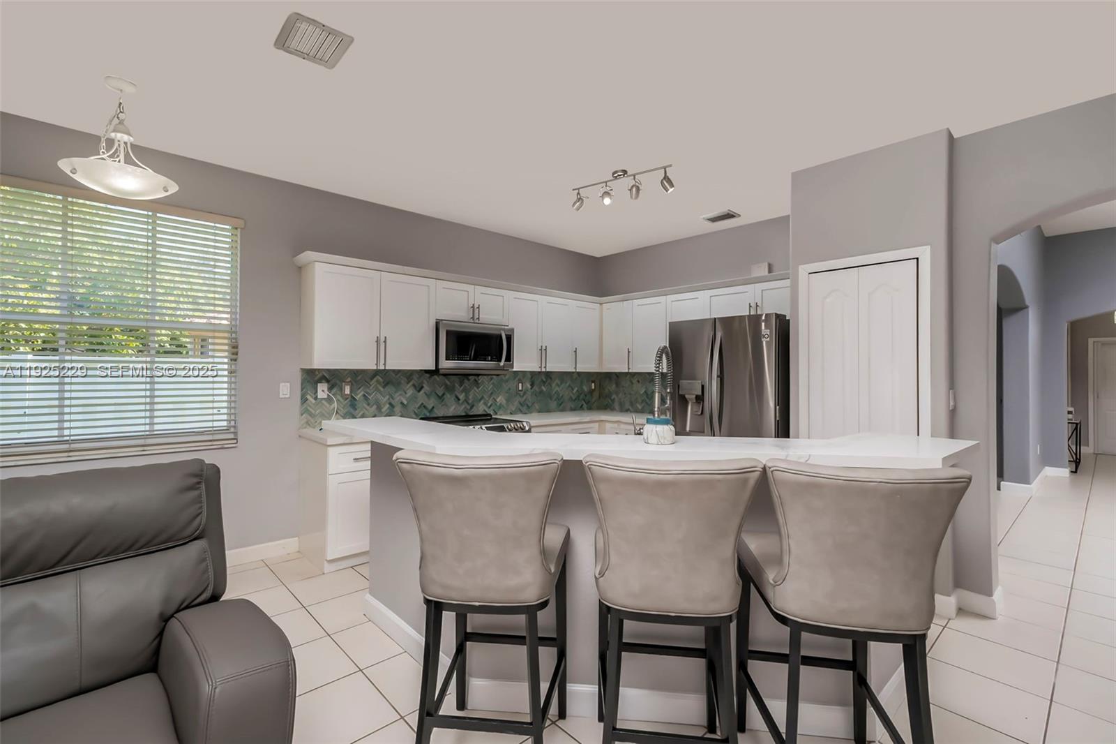 3808 Southwest 165th Terrace Miramar, FL 33027 - Photo 10 of 40