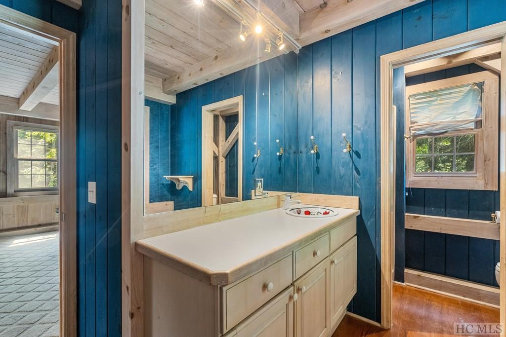 525 Arnold Road Highlands, NC 28741 - Photo 20 of 28 Gallery Image 20