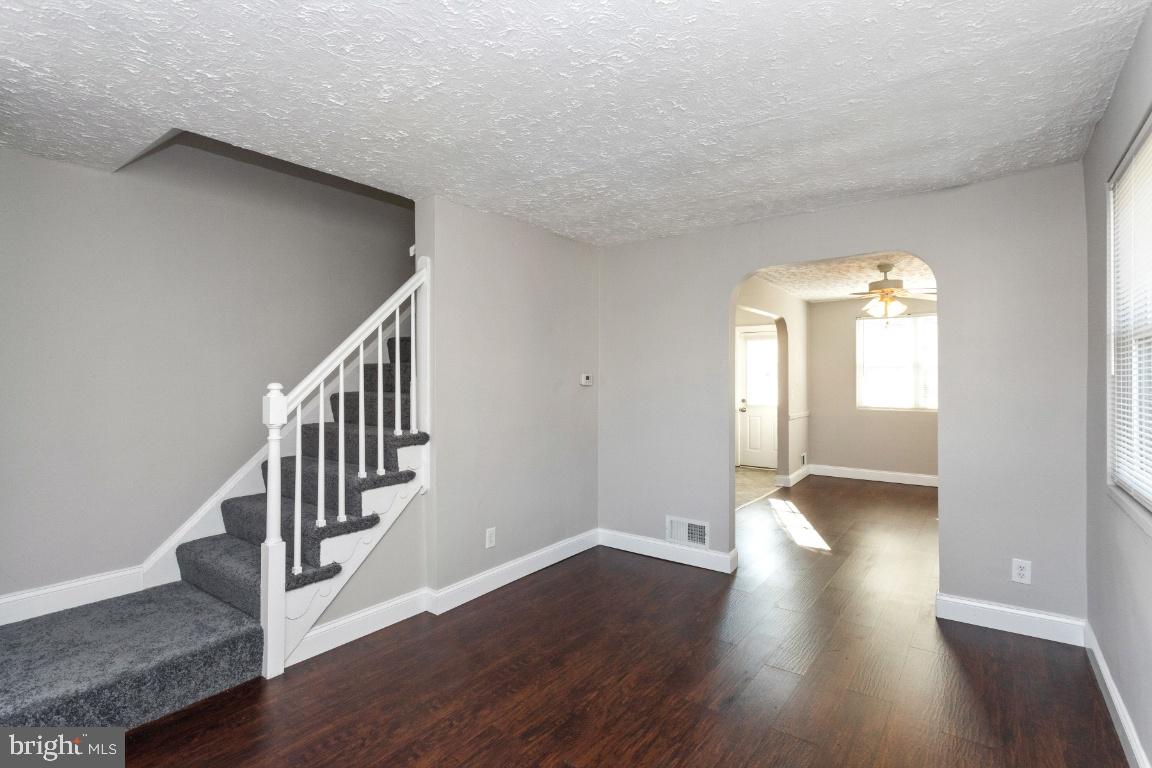 4109 Colborne Road Baltimore, MD 21229 - Photo 3 of 20 Gallery Image 3