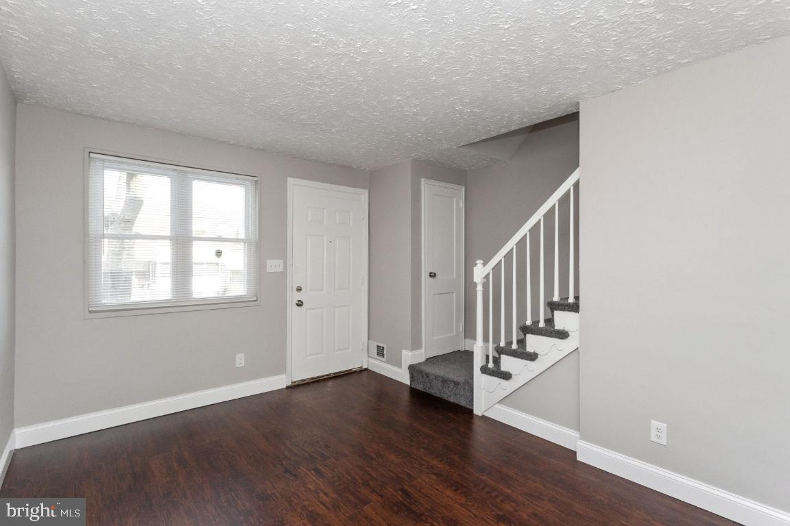 4109 Colborne Road Baltimore, MD 21229 - Photo 5 of 20 Gallery Image 5