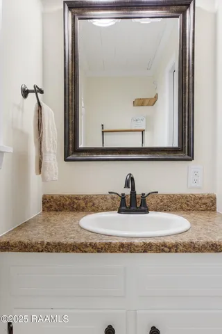 $249,900 | 811 West Viator Street, Delcambre, LA 70528