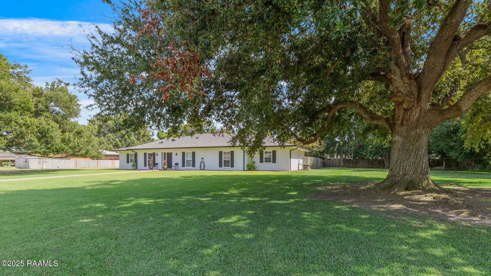 811 West Viator Street Delcambre, LA 70528 - Photo 2 of 29 811 Viator -2