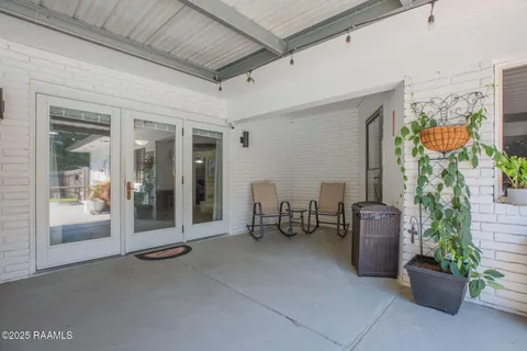 $249,900 | 811 West Viator Street, Delcambre, LA 70528