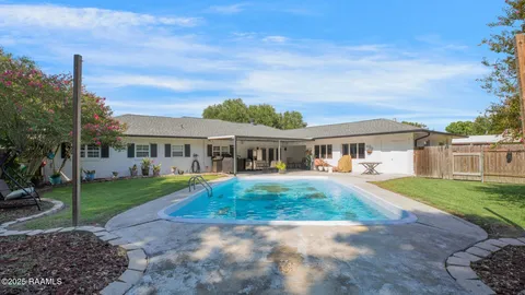 $249,900 | 811 West Viator Street, Delcambre, LA 70528