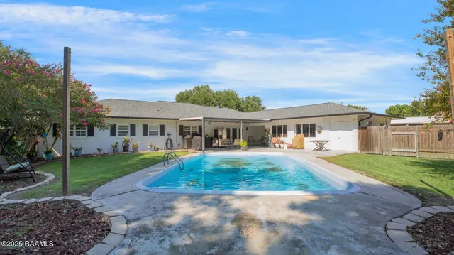 $249,900 | 811 West Viator Street, Delcambre, LA 70528