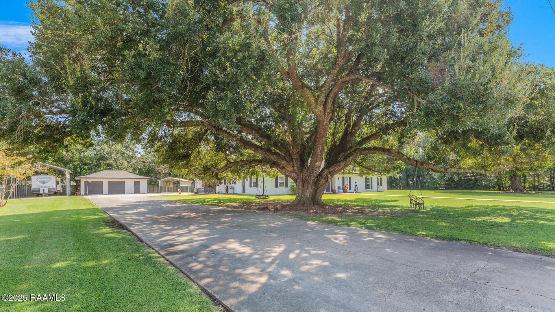 811 West Viator Street Delcambre, LA 70528 - Photo 3 of 29 811 Viator -3