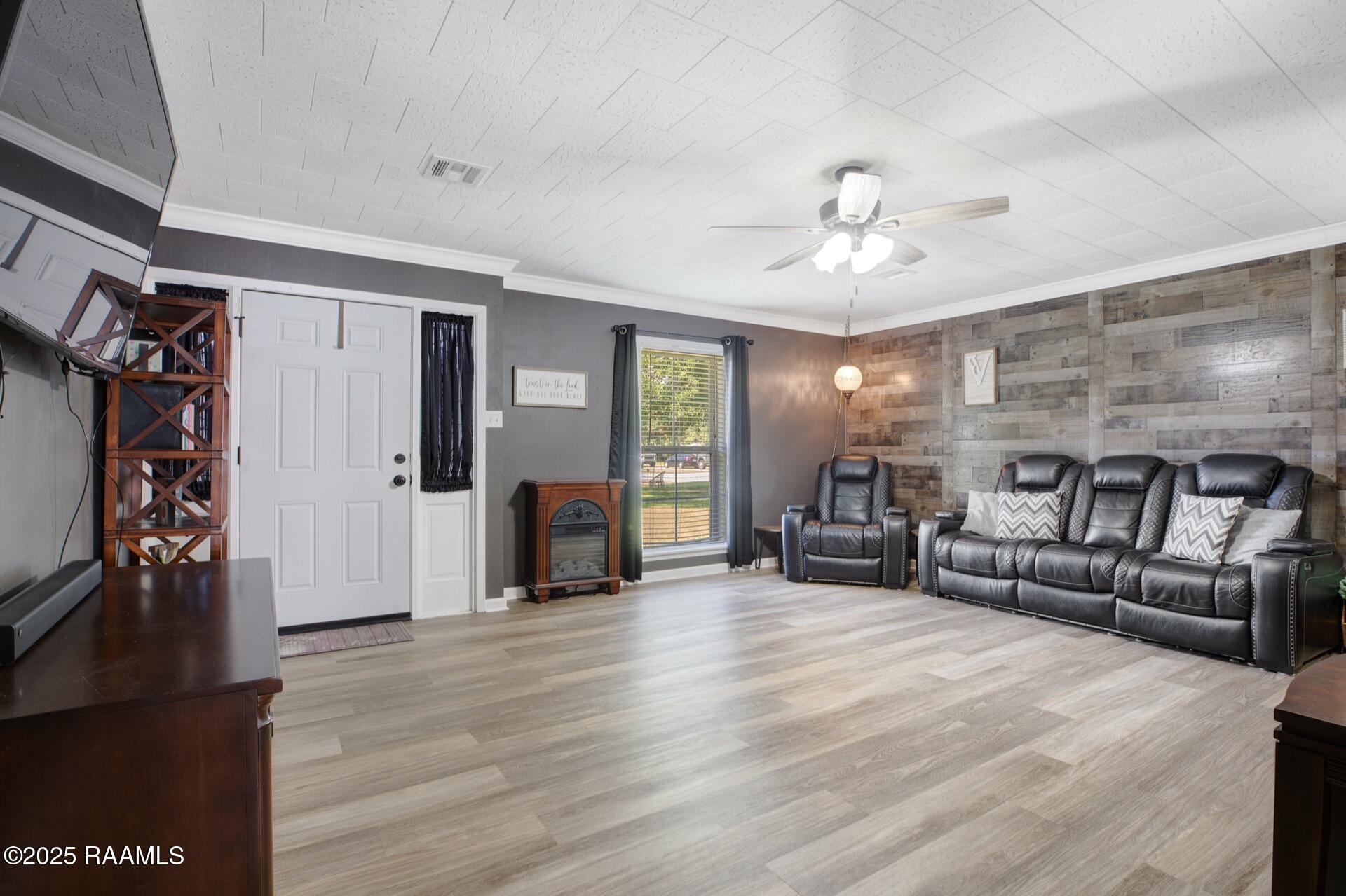 811 West Viator Street Delcambre, LA 70528 - Photo 6 of 29 811 Viator -6